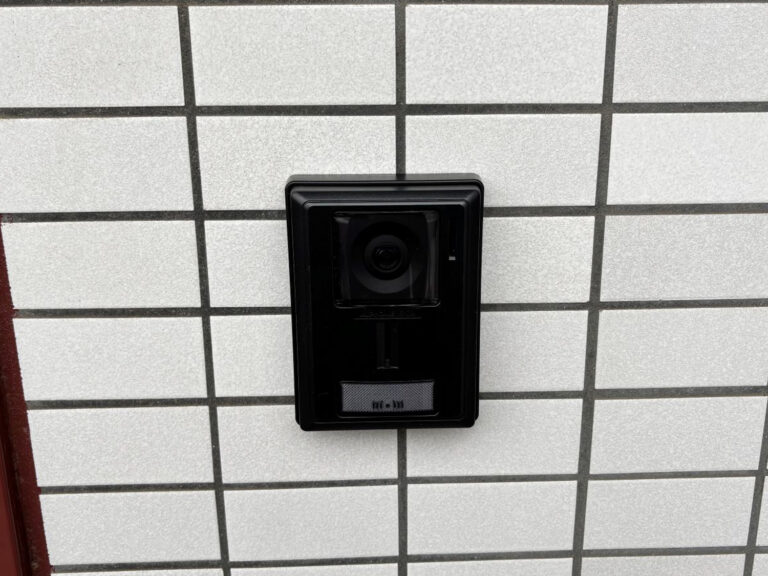 愛媛県松山市のインターフォン交換工事 施工後の新しいモニター付きインターフォン